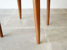 画像をギャラリービューアに読み込む, Erik Andersen Palle Pedersen Chair with rosewood inlays エリック・アンダーセンパレ・ペダーセン ローズウッドの嵌め込みのある背もたれの椅子 ダイニングチェア北欧ヴィンテージ 椅子の脚先
