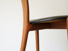 画像をギャラリービューアに読み込む, Erik Andersen Palle Pedersen Chair with rosewood inlays エリック・アンダーセンパレ・ペダーセン ローズウッドの嵌め込みのある背もたれの椅子 ダイニングチェア北欧ヴィンテージ 椅子の背もたれの曲線
