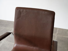 画像をギャラリービューアに読み込む, アルネヤコブセンのオクスフォードチェア アームチェア オフィスチェア 椅子 Arne Jacobsen Oxford Chair ヤコブセンの椅子の背もたれ　濃いブラウンの革張り
