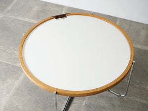 Hans J Wegner GE453 Tray Table ハンスJウェグナー ゲタマ製のトレイテーブルの白い天板　丸テーブル