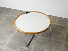 画像をギャラリービューアに読み込む, Hans J Wegner GE453 Tray Table ハンスJウェグナー ゲタマ製のトレイテーブルの白い天板
