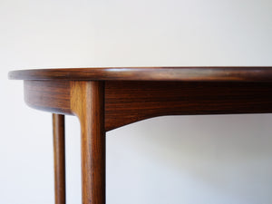 イブ・コフォード・ラーセンのダイニングテーブル 高級材木ローズウッド Ib Kofod-Larsen Oval Table of rosewood 北欧デザインのテーブル　フレーム