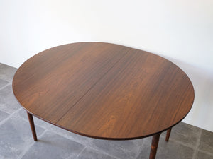 イブ・コフォード・ラーセンのダイニングテーブル 高級材木ローズウッド Ib Kofod-Larsen Oval Table of rosewood 北欧デザインのテーブル　天板