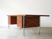 画像をギャラリービューアに読み込む, Hans J Wegner Johannes Hansen ハンスjウェグナーのデスク デスクの右側側面

