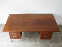 画像をギャラリービューアに読み込む, Hans J Wegner Johannes Hansen ハンスjウェグナーのデスク ヨハネスハンセン製チーク材のデスク 正面上から　天板の木目
