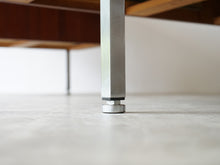 画像をギャラリービューアに読み込む, Hans J Wegner Johannes Hansen ハンスjウェグナーのデスク デスクの右側フレーム
