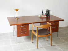 画像をギャラリービューアに読み込む, Hans J Wegner Johannes Hansen ハンスjウェグナーのデスク ヨハネスハンセン製チーク材のデスクとThe chair JH503
