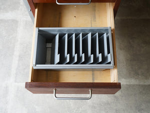 Hans J Wegner Johannes Hansen ハンスjウェグナーのデスク ヨハネスハンセン製チーク材のデスク 左側の引き出しにカードホルダーが入っている