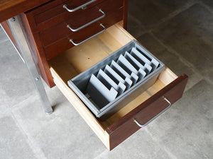 Hans J Wegner Johannes Hansen ハンスjウェグナーのデスク ヨハネスハンセン製チーク材のデスク 左側の引き出しにカードホルダーが入っている