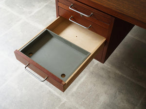 Hans J Wegner Johannes Hansen ハンスjウェグナーのデスク ヨハネスハンセン製チーク材のデスク 左側の引き出し上から3番目
