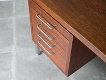 画像をギャラリービューアに読み込む, Hans J Wegner Johannes Hansen ハンスjウェグナーのデスク ヨハネスハンセン製チーク材のデスク 左側の引き出し

