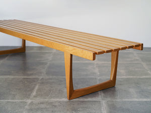 Yngvar Sandström Tokyo illumsBolighus 北欧デザインの木のベンチ