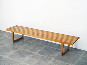 Yngvar Sandström Tokyo illumsBolighus 北欧デザインの木のベンチ 