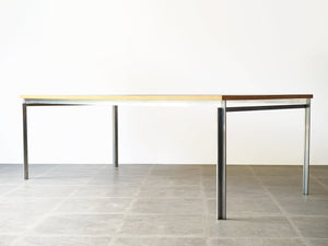 ポール・ケアホルム PK51テーブル デスク EKC製 Poul Kjærholm PK51 table desk ケアホルムのワークテーブルの斜めアングル