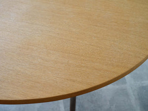 ポール・ケアホルムのテーブル 丸テーブル北欧 Poul Kjærholm PK39 Table  ナチュラルなオーク材の天板