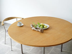 ポール・ケアホルムのテーブル 丸テーブル北欧 Poul Kjærholm PK39 Table テーブルとウェグナーの椅子PP701 丸いテーブル