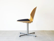 画像をギャラリービューアに読み込む, Christina Strand Fredericia Rex Chair モデル10020 クリスティーナ ストランド  フレデリシア 北欧デザイン イージーチェアの側面
