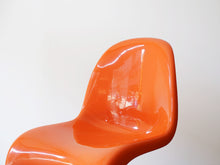 画像をギャラリービューアに読み込む, パントンチェア ハーマンミラー製ビンテージ オレンジ Verner Panton Panton Chair ヴェルナー・パントンの名作チェア オレンジカラー 椅子の背もたれ
