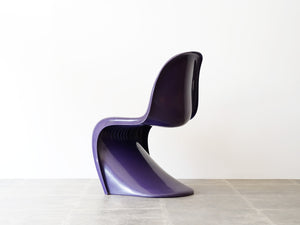 パントンチェア ヴィンテージ ハーマンミラー パープル 廃盤 紫 ヴェルナー・パントン Verner Panton Panton Chair purple herman miller 椅子の背面