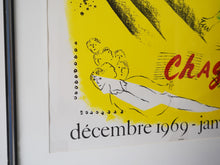 画像をギャラリービューアに読み込む, Marc Chagall The Yellow Background Lithographic poster Mourlot マルクシャガール 黄色の背景 ムルロ工房 ヴィンテージポスター シャガール リトグラフ 
