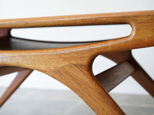 ヨハネス・アンダーセン スマイルテーブル ローテーブル北欧デザイン Johannes Andersen Model 206A テーブルの脚の付け根