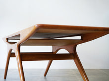 画像をギャラリービューアに読み込む, ヨハネス・アンダーセン スマイルテーブル ローテーブル北欧デザイン Johannes Andersen Model 206A テーブルの側面
