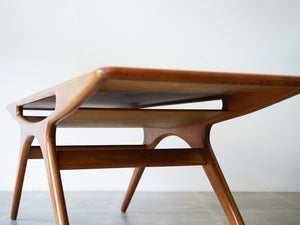 ヨハネス・アンダーセン スマイルテーブル ローテーブル北欧デザイン Johannes Andersen Model 206A テーブルの側面