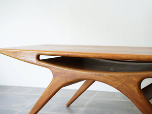 ヨハネス・アンダーセン スマイルテーブル ローテーブル北欧デザイン Johannes Andersen Model 206A テーブルの中棚が笑っているよう