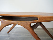 画像をギャラリービューアに読み込む, ヨハネス・アンダーセン スマイルテーブル ローテーブル北欧デザイン Johannes Andersen Model 206A テーブルの笑っているような中棚
