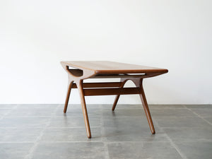 ヨハネス・アンダーセン スマイルテーブル ローテーブル北欧デザイン Johannes Andersen Model 206A テーブルの側面