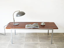画像をギャラリービューアに読み込む, Arne Jacobsen Fritz Hansen アルネヤコブセン  モデル3501 ローズウッド ローテーブル 北欧ヴィンテージ コーヒーテーブルとcsillarランプ
