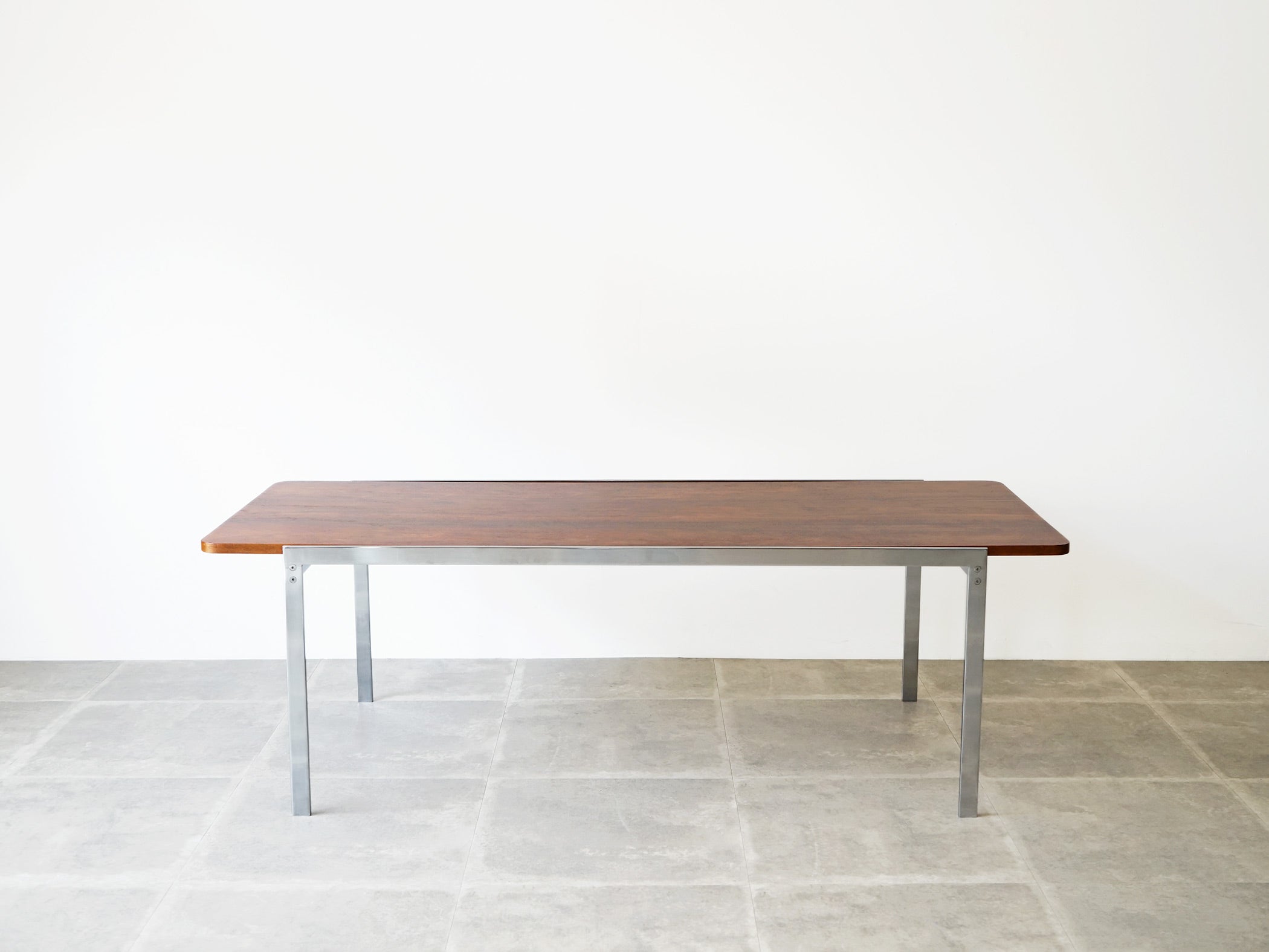 Arne Jacobsen（アルネ・ヤコブセン）ローズウッドのコーヒーテーブル