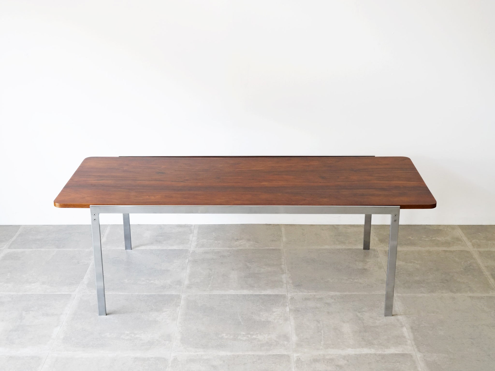 Arne Jacobsen（アルネ・ヤコブセン）ローズウッドのコーヒーテーブル