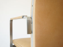 画像をギャラリービューアに読み込む, Hans J Wegner JH811 Johannes Hansen ハンス ウェグナー ヨハネス ハンセン 北欧ヴィンテージ スチール レザー アームチェア 肘掛けと背もたれの接続部
