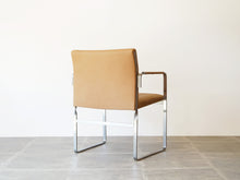 画像をギャラリービューアに読み込む, Hans J Wegner JH811 Johannes Hansen ハンス ウェグナー ヨハネス ハンセン 北欧ヴィンテージ スチール レザー アームチェアの背面
