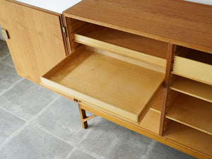 Børge Mogensen Cabinet 232 with two doors CMMadsen ボーエモーエンセン　扉付きのキャビネット 真鍮製の取手 　戸棚ヴィンテージ 棚の引き出し