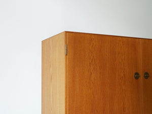 Børge Mogensen Cabinet 232 with two doors CMMadsen ボーエモーエンセン　扉付きのキャビネット 真鍮製の取手 　戸棚ヴィンテージ 真鍮の蝶番