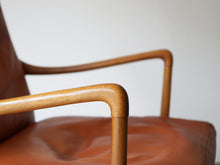 画像をギャラリービューアに読み込む, Ole Wanscher Colonial Chair PJ149 P Jeppesen オーレ ヴァンシャー  コロニアルチェア ピー ジャプセン  マホガニー アームチェアの肘掛け
