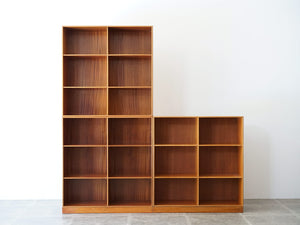 モーエンス・コッホのブックケース 本棚 Mogens Koch Bookcases マホガニー無垢材の棚を並び替えた
