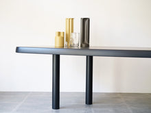 画像をギャラリービューアに読み込む, シャルロット・ペリアンのテーブル 自由な形シリーズ Charlotte Perriand Forme Libre Table 大きなダイニングテーブル デザイナーズテーブル テーブルの上にエンツォマーリのオブジェ
