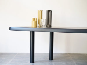 シャルロット・ペリアンのテーブル 自由な形シリーズ Charlotte Perriand Forme Libre Table 大きなダイニングテーブル デザイナーズテーブル テーブルの上にエンツォマーリのオブジェ