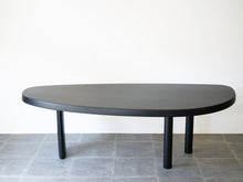 画像をギャラリービューアに読み込む, シャルロット・ペリアンのテーブル 自由な形シリーズ Charlotte Perriand Forme Libre Table 大きなダイニングテーブル デザイナーズテーブル テーブルを上から
