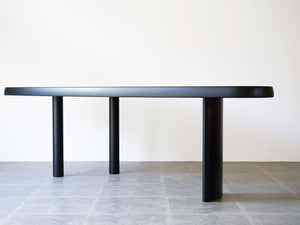 シャルロット・ペリアンのテーブル 自由な形シリーズ Charlotte Perriand Forme Libre Table 大きなダイニングテーブル デザイナーズテーブル テーブルの真横から