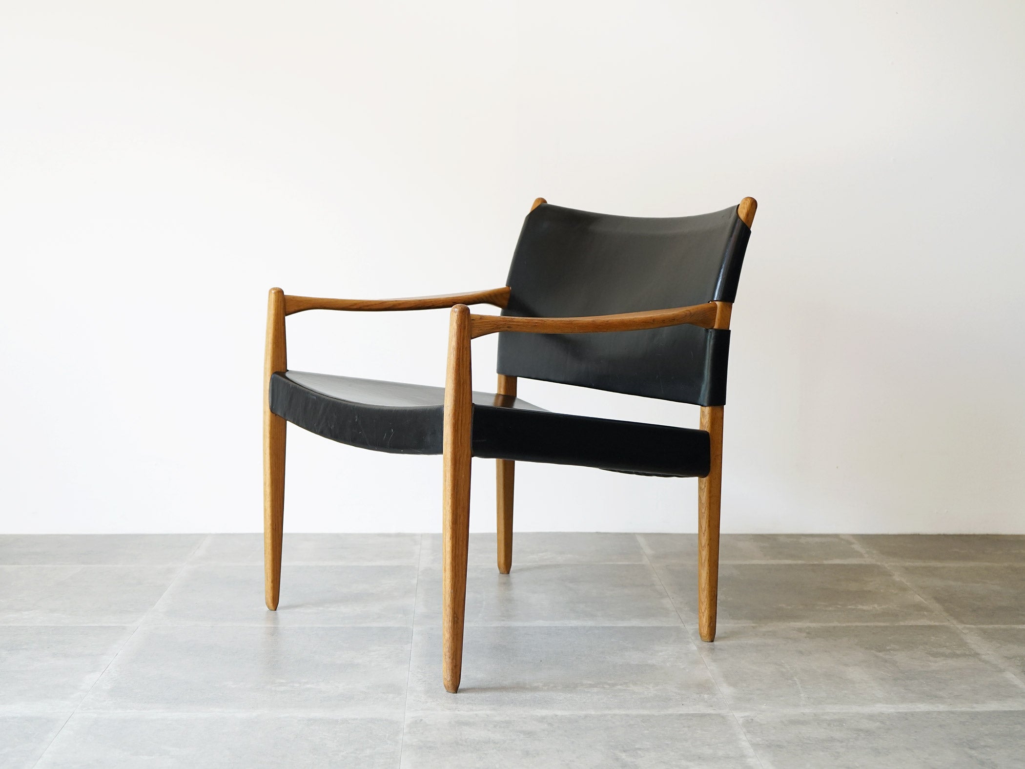 Amazon.co.jp: ＩＫＥＡ/イケア POANG：アームチェア ブラックブラウン/ヒッラレド チャコール （991.977.81） :  ホーム＆キッチン