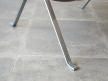 画像をギャラリービューアに読み込む, Poul Kjærholm PK22 Chair leather ekc vintage ポールケアホルム イージーチェア  EKC製ヴィンテージ レザー 椅子の脚
