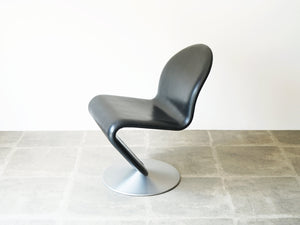 ヴェルナーパントン チェア レザー Verner Panton system1–2-3 Chair パントンの椅子のやや上から