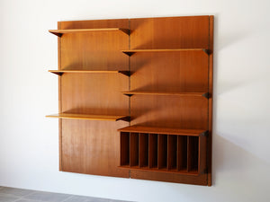 フィンユール ボヴィルケ製のウォールユニット 北欧ヴィンテージ 壁付け棚 Finn Juhl BO71 Bovirke wall shelving system 棚の斜めから