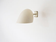 画像をギャラリービューアに読み込む, Danish design white brass Wall lamp デンマークデザインの白いウォールランプ 1030年代製ヴィンテージランプ 壁付け照明北欧 ランプの側面
