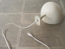 画像をギャラリービューアに読み込む, Danish design white brass Wall lamp デンマークデザインの白いウォールランプ 1030年代製ヴィンテージランプ 壁付け照明北欧 ランプはコンセント仕様にしています
