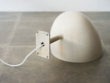 画像をギャラリービューアに読み込む, Danish design white brass Wall lamp デンマークデザインの白いウォールランプ 1030年代製ヴィンテージランプ 壁付け照明北欧 ランプの後ろからコードが出ていますので壁の内部に収納してください
